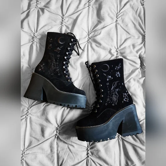 Killstar LuciFairy Platform Boots ~ New In Box - Picture 2 of 4